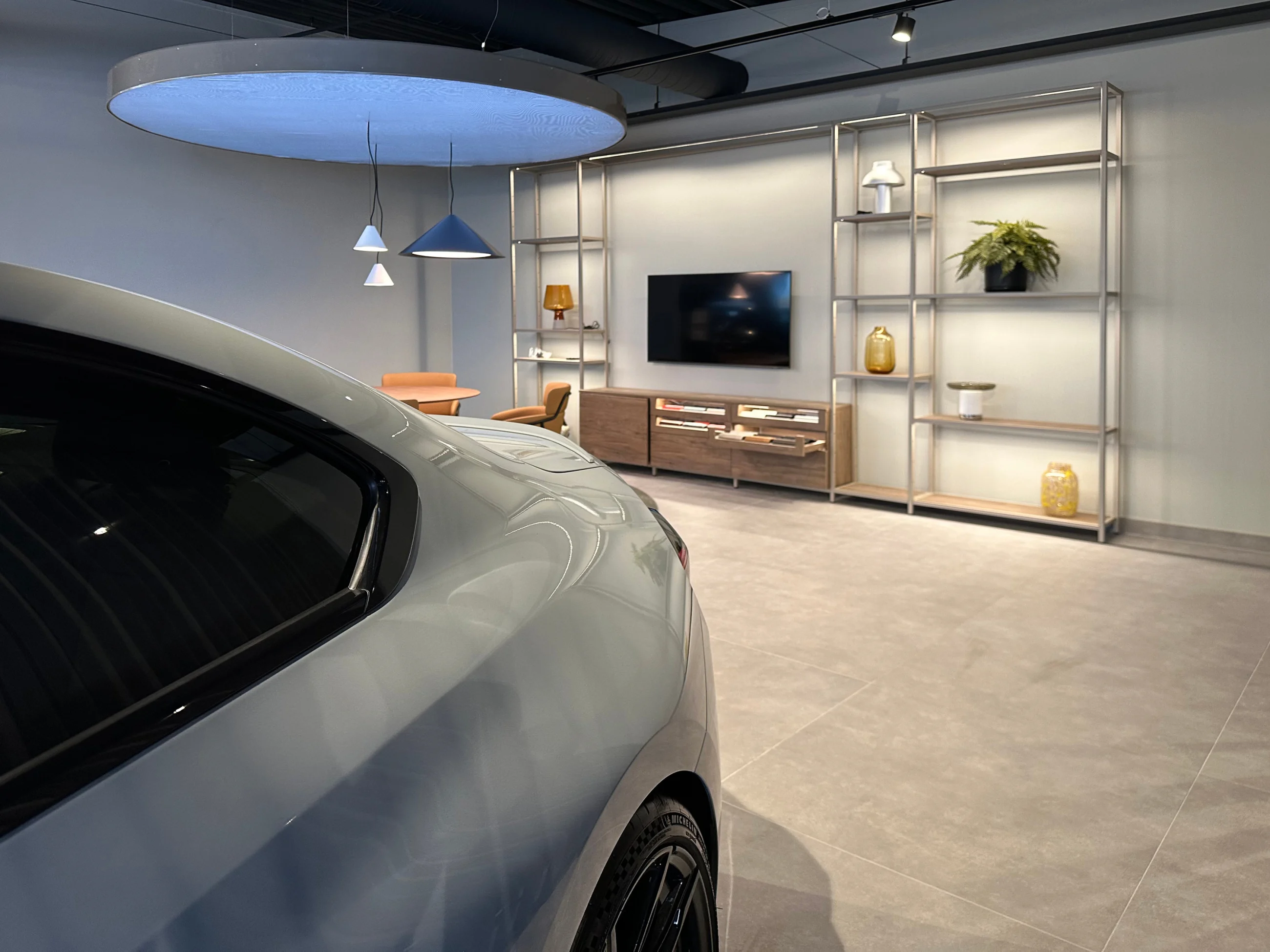 These solutions ensure that BMW's concept comes to life, allowing customers to experience the brand's full potential in a clear and inspiring way.