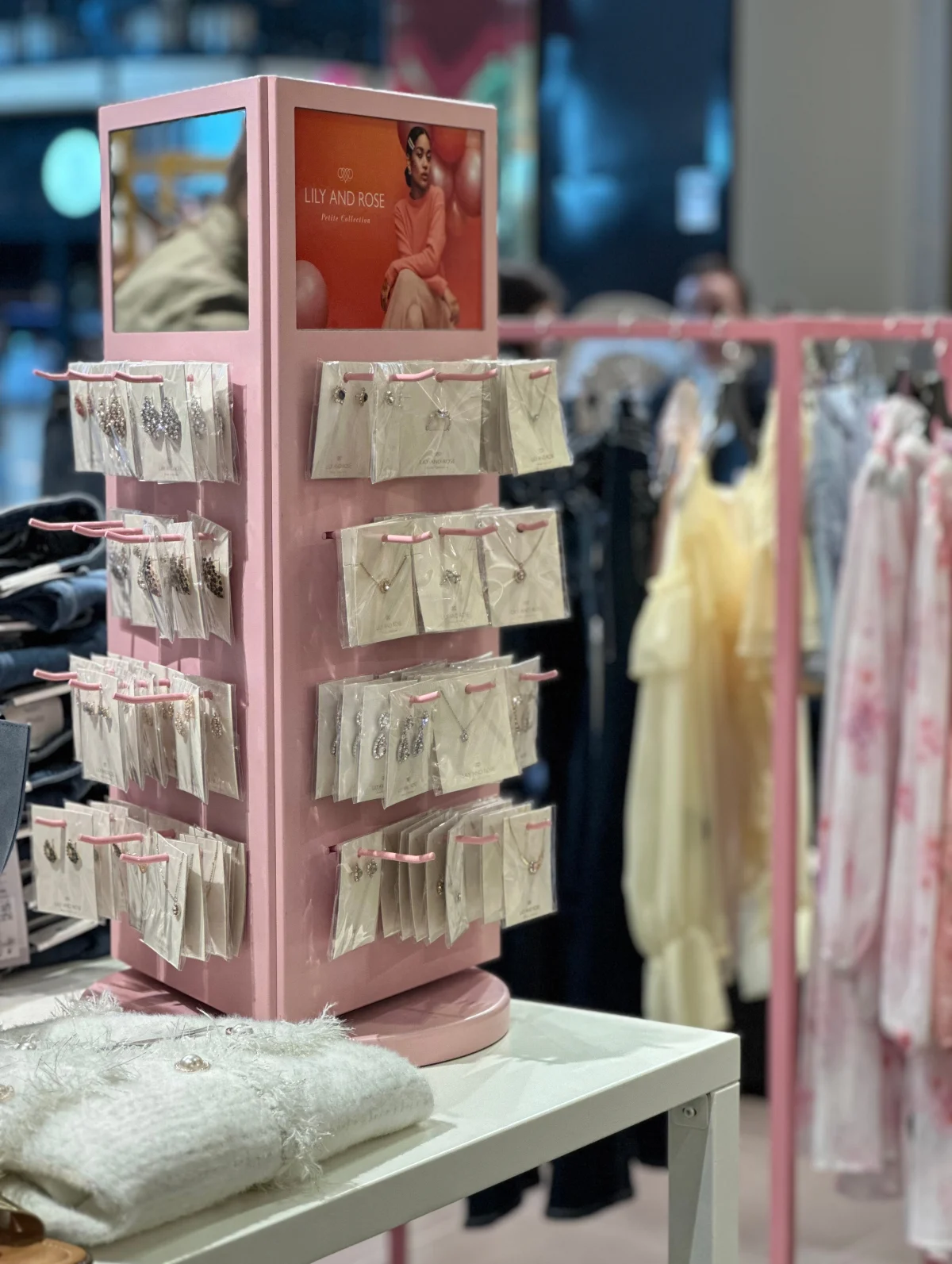 Ein komplettes Ladengeschäft in einem einzigartigen Warendisplay