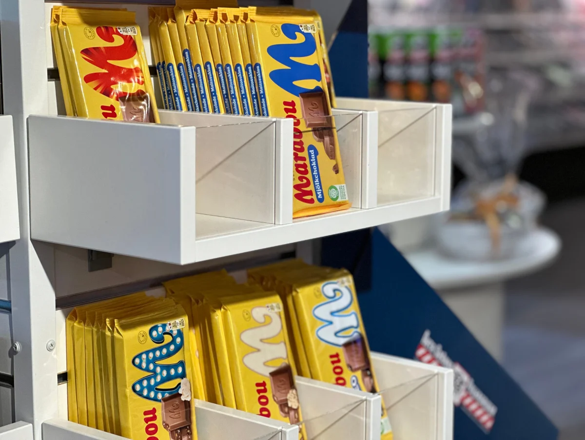 Süßwarenregale für die Ladeneinrichtung Ihres Süßwarenladens mit schwedischem Ursprung.